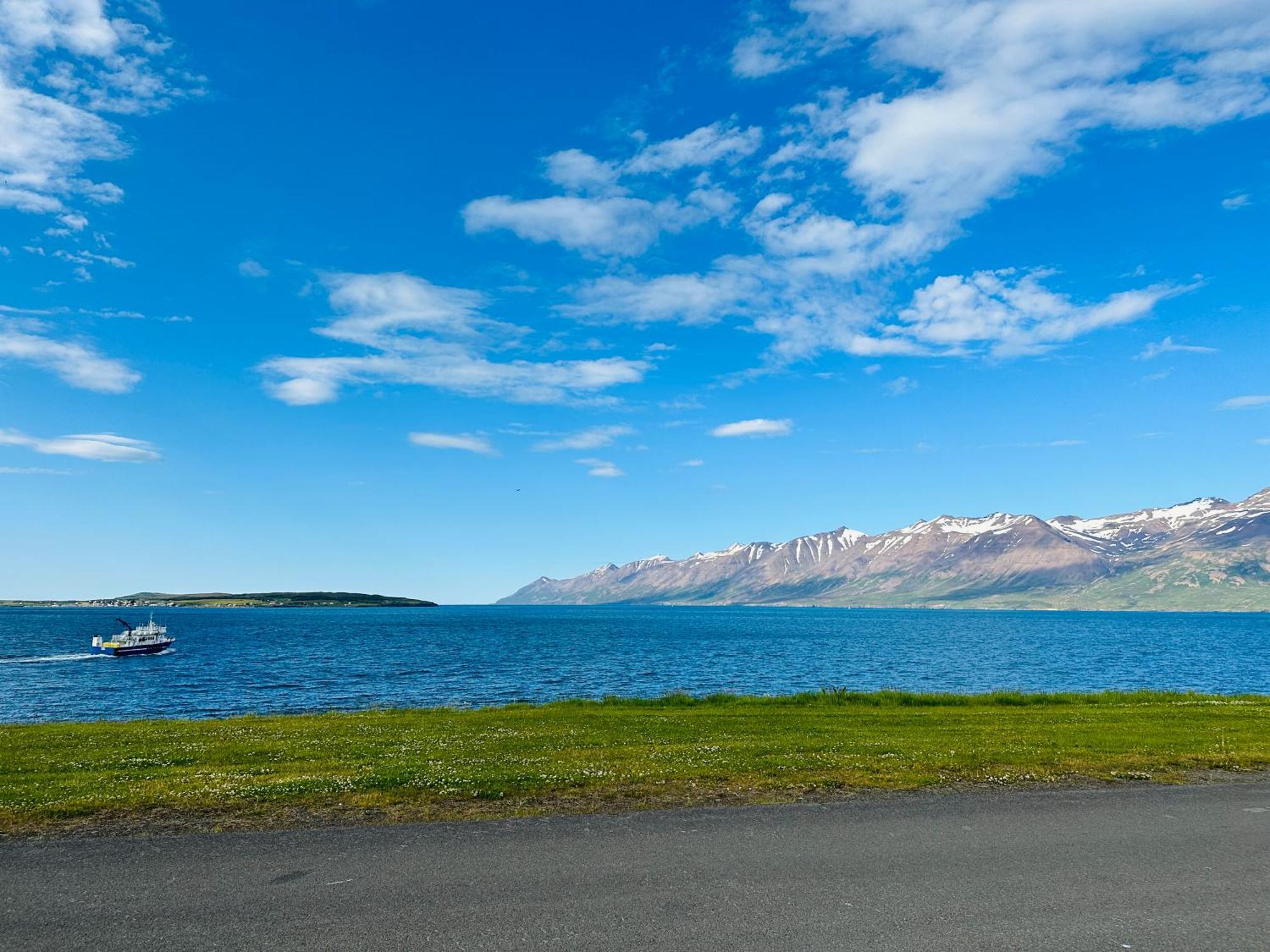 Waterfront Fjord House Hotel Arskogssandur ภายนอก รูปภาพ